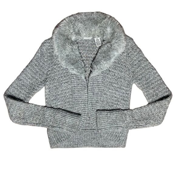 Pandemonium Women's Knit Cropped Grey Cardigan Jacket Size M Faux Fur Collar - Picture 6 of 10